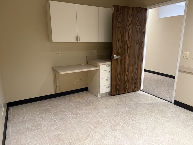 More Photos Of 22285 Pepper Rd, Lake Barrington Medical For Sale