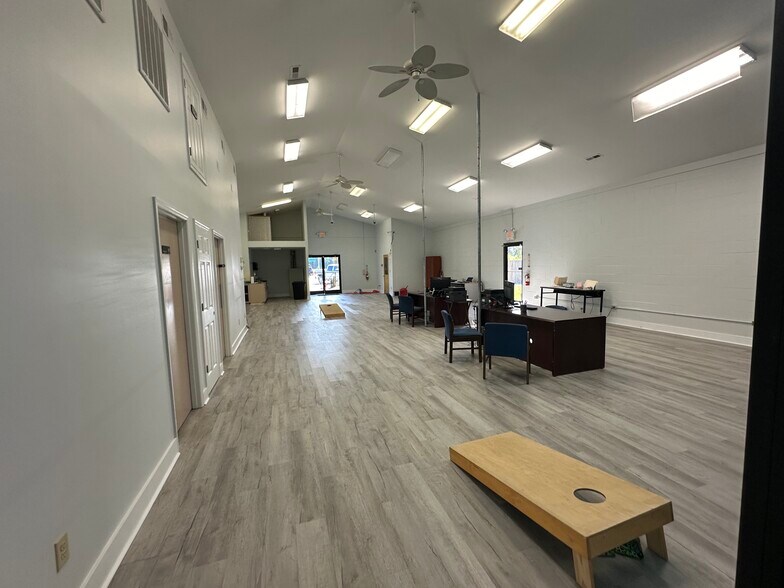 More Photos Of 4605 E US Highway 70, New Bern Auto Dealership For Lease