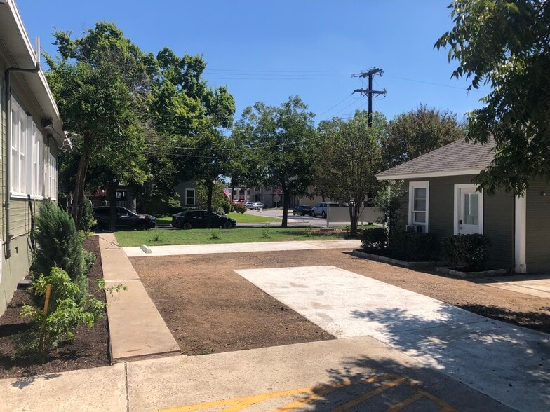 More Photos Of 1008 S Rock St, Georgetown Office Residential For Sale