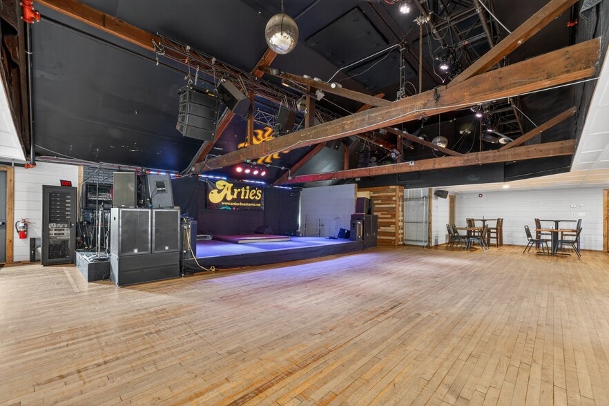 More Photos Of 1121 Route 12, Frenchtown Bar For Sale