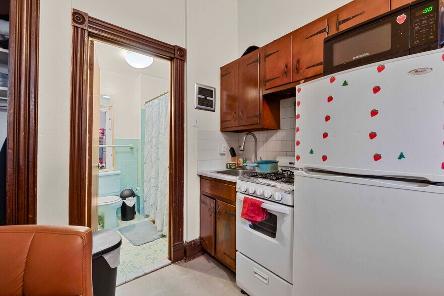 More Photos Of 2903 Saint Paul St, Baltimore Multifamily For Sale
