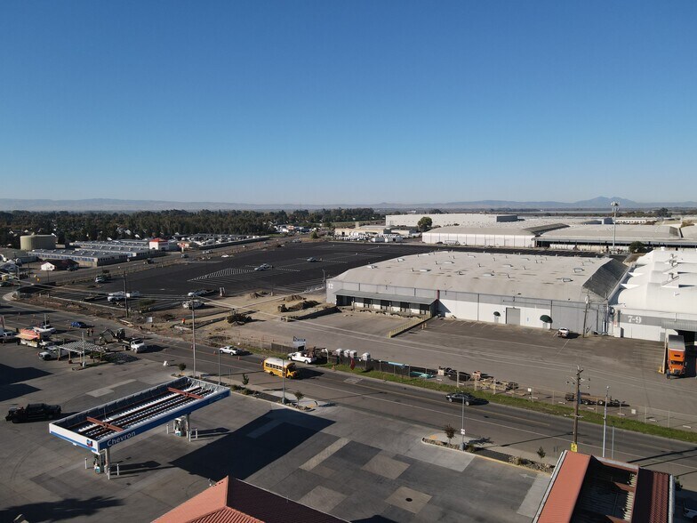More Photos Of 1515-1521 S Fresno Ave, Stockton Warehouse For Lease