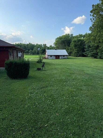 More Photos Of 11502 E Thompson Rd, Indianapolis Specialty For Sale