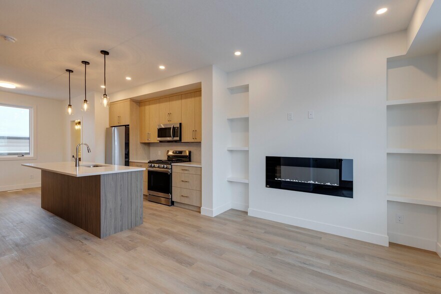 More Photos Of 2124 7 St NW, Calgary Apartments For Sale