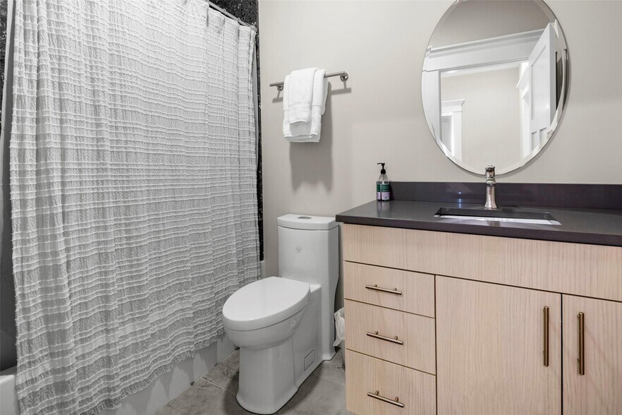 More Photos Of 135 Broad St, Asheville Office For Sale