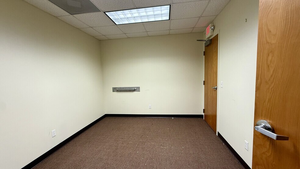More Photos Of 25 Clark Summit Dr, Bluffton Office Residential For Lease