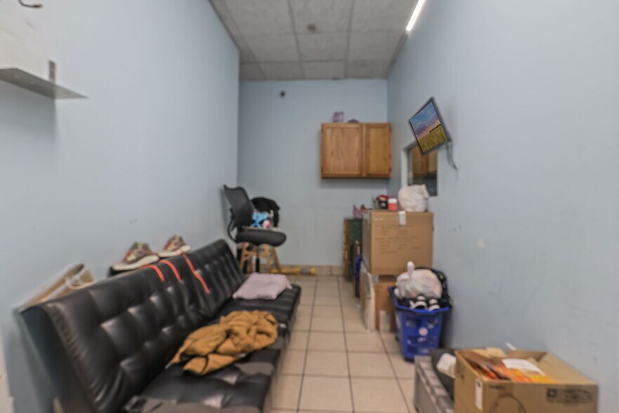 More Photos Of , Minneapolis General Retail For Sale