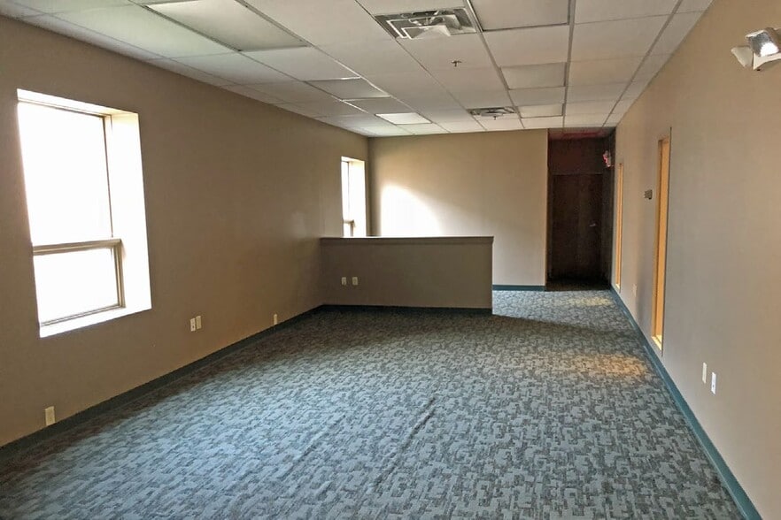 More Photos Of 241 N Superior St, Toledo Office Residential For Lease