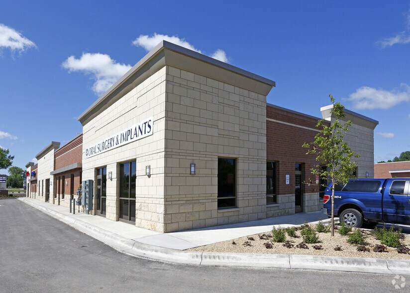More Photos Of 1420 Lake St S, Forest Lake Storefront For Lease