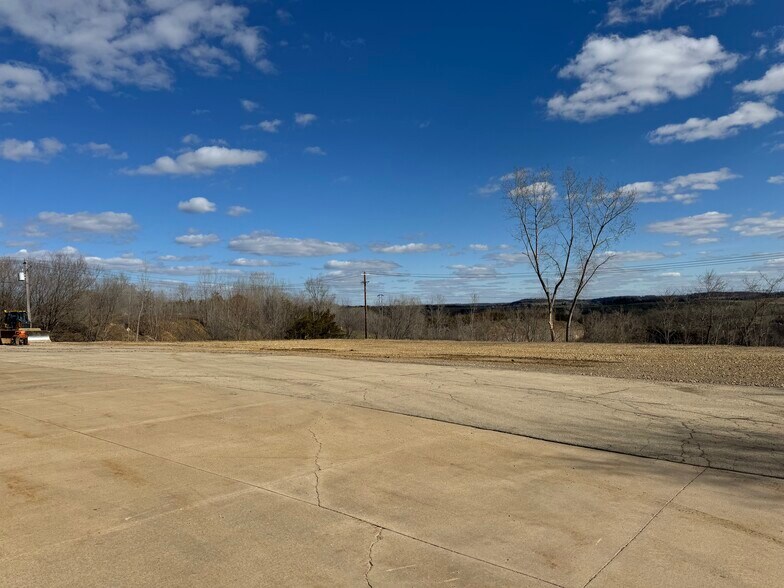 More Photos Of 4478-4488 Dodge St, Dubuque General Retail For Sale