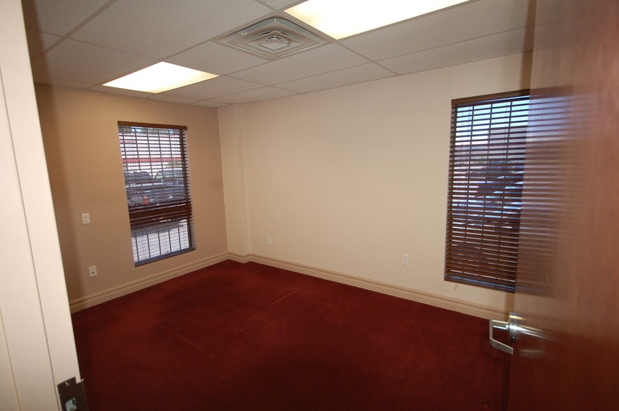 More Photos Of 6501 Boeing Dr, El Paso Office For Lease