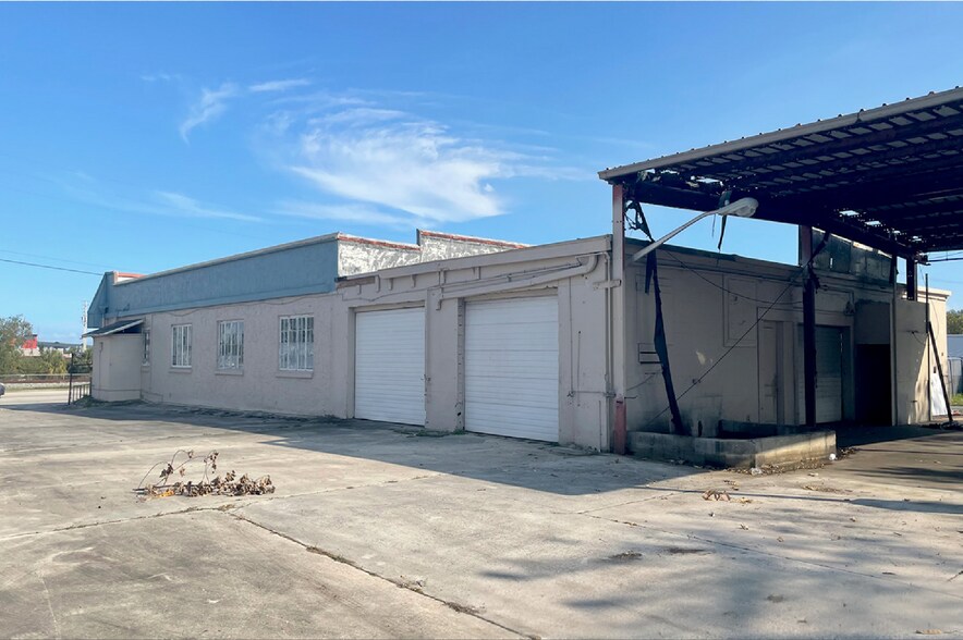 More Photos Of 919 N US Highway 1, Fort Pierce Auto Repair For Lease