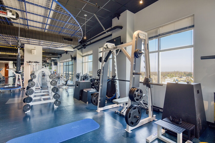 More Photos Of 10100 Trinity Pky, Stockton Office For Sale