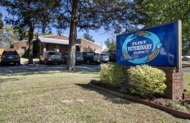 More Photos Of 18421 Old Jacksonville Hwy, Flint Veterinarian Kennel For Sale