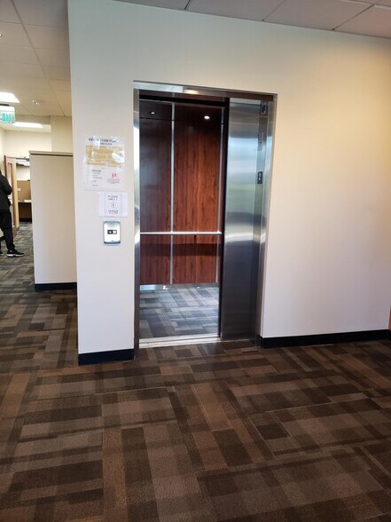 More Photos Of 21540-21622 Plummer St, Chatsworth Office For Lease