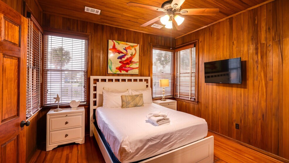More Photos Of 15 15th St, Tybee Island Specialty For Sale