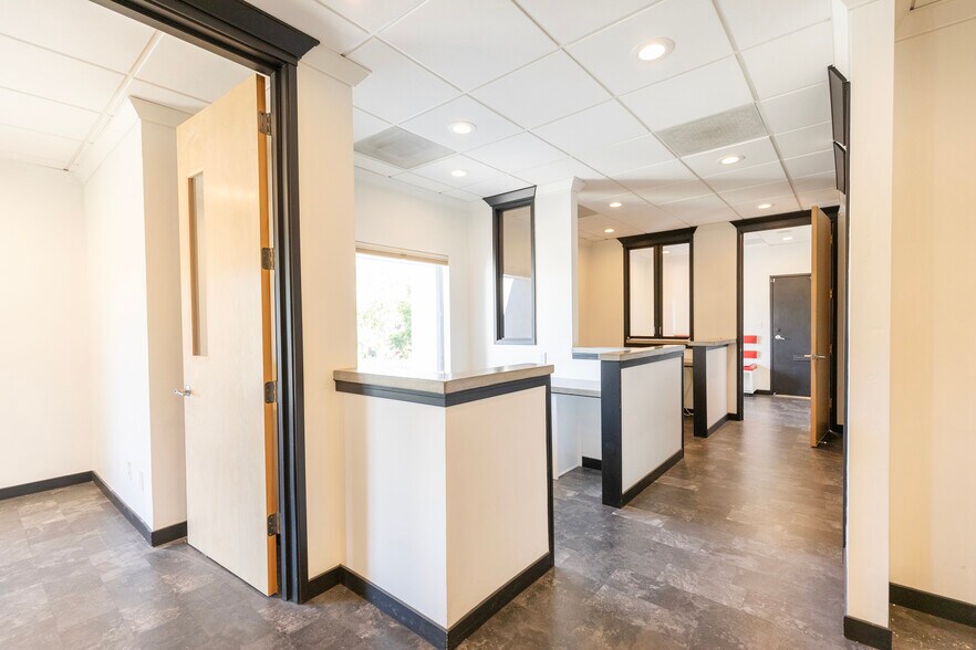 More Photos Of 3000 T St, Sacramento Office For Lease