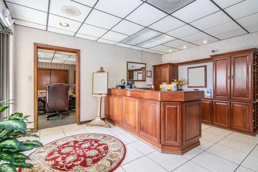 More Photos Of 13080 S Belcher Rd, Largo Office For Lease