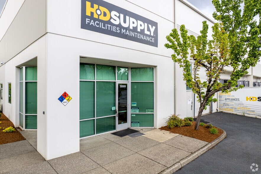More Photos Of 19901-19999 SW 95th Pl, Tualatin Warehouse For Lease