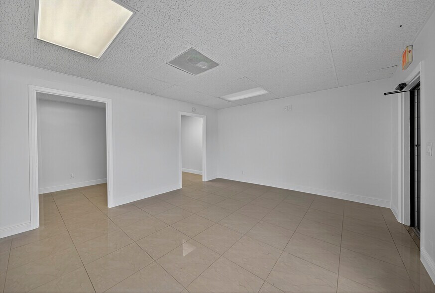 More Photos Of 1750 E Commercial Blvd, Fort Lauderdale Storefront For Lease