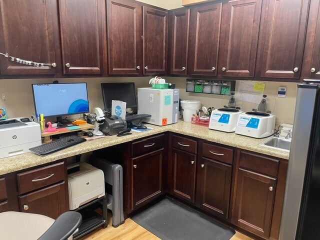 More Photos Of 402 Airport Commons Dr, Calera Medical For Sale
