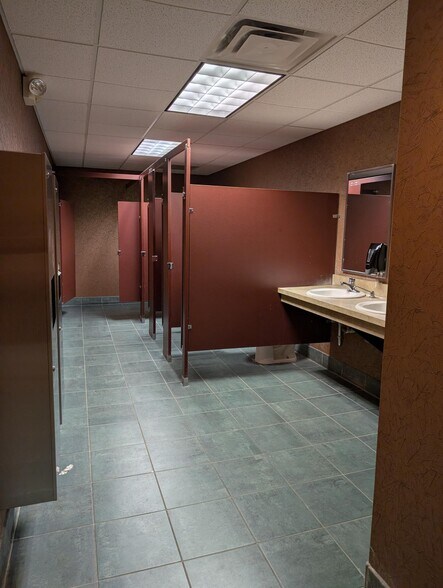 More Photos Of 1810 Successful Dr, Fairborn Loft Creative Space For Sale