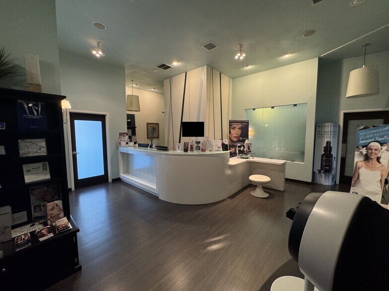 More Photos Of 2140 W Grande Blvd, Tyler Medical For Lease