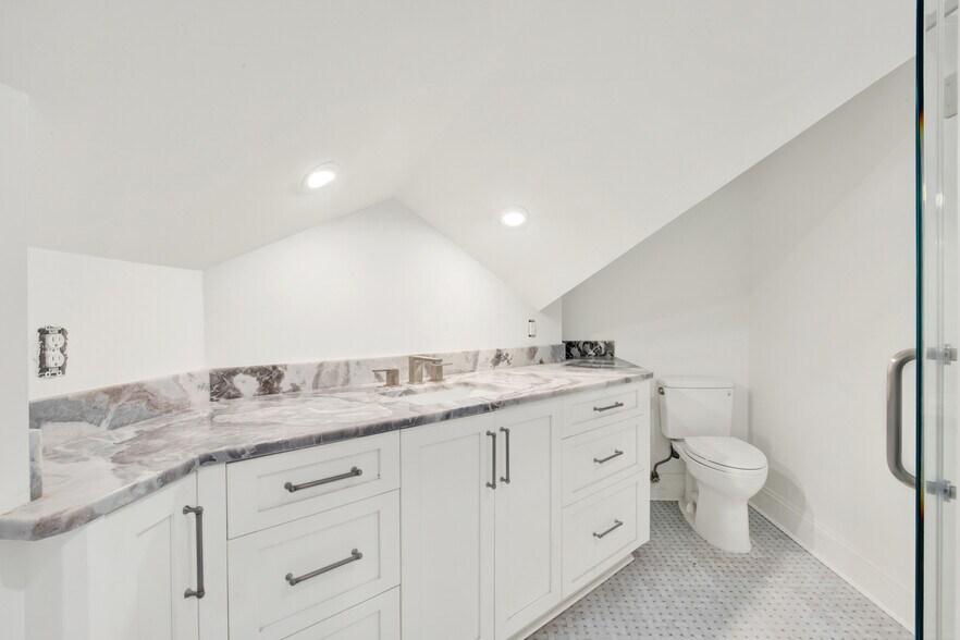 More Photos Of 104 17th st, Tybee Island Apartments For Sale