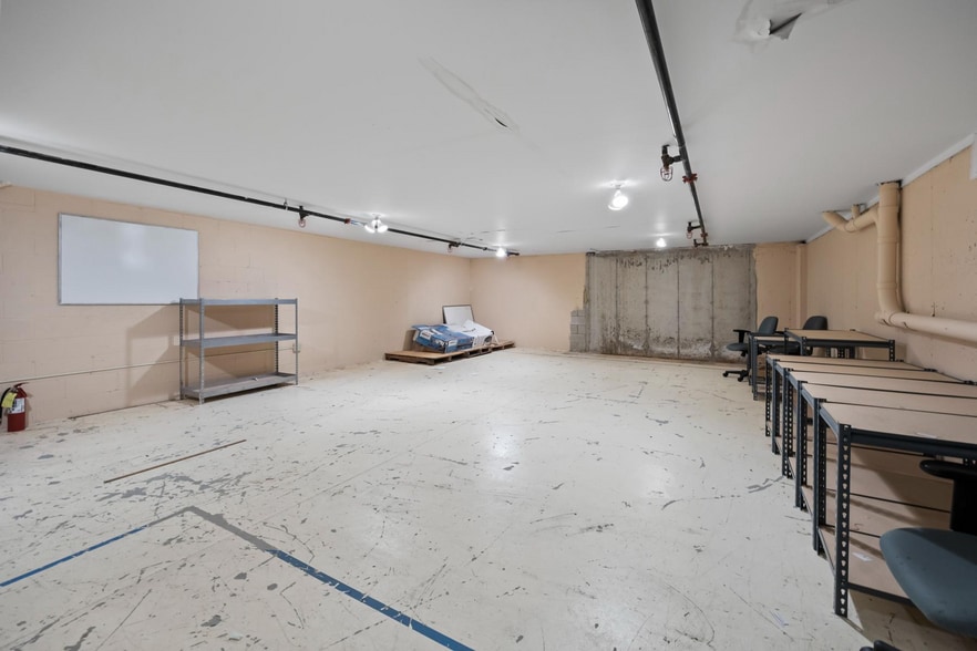 More Photos Of 1374 Whitehorse Hamilton Square Rd, Hamilton Office For Sale