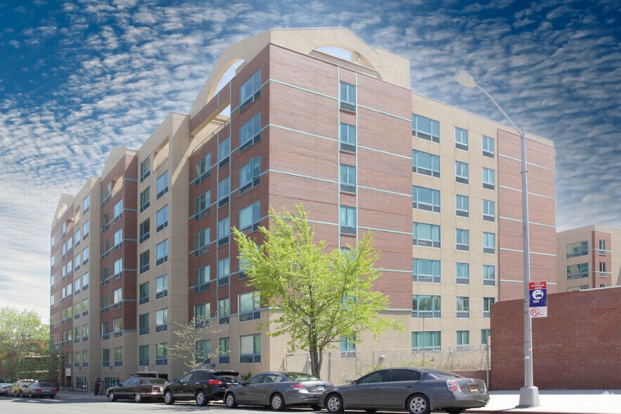 More Photos Of 7102 Park Ave, Fresh Meadows Apartments For Lease