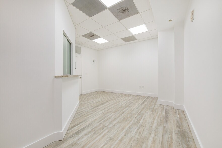 More Photos Of 135 San Lorenzo Ave, Coral Gables Office For Sale