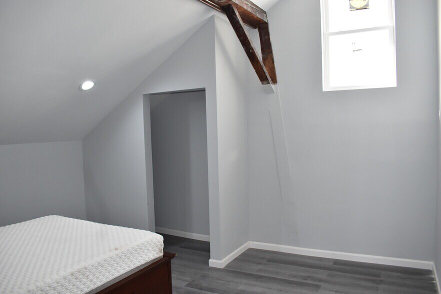 More Photos Of , Tannersville General Retail For Sale