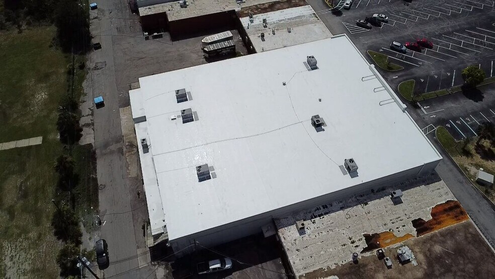 More Photos Of 2921 S Orlando Dr, Sanford General Retail For Sale