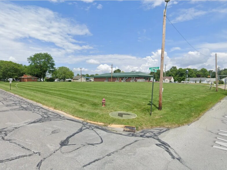 More Photos Of 400 W North St, Columbia City Land For Lease