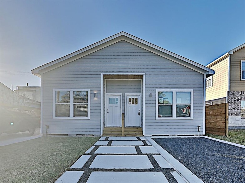 More Photos Of 2620 Delafield St, Houston Apartments For Sale