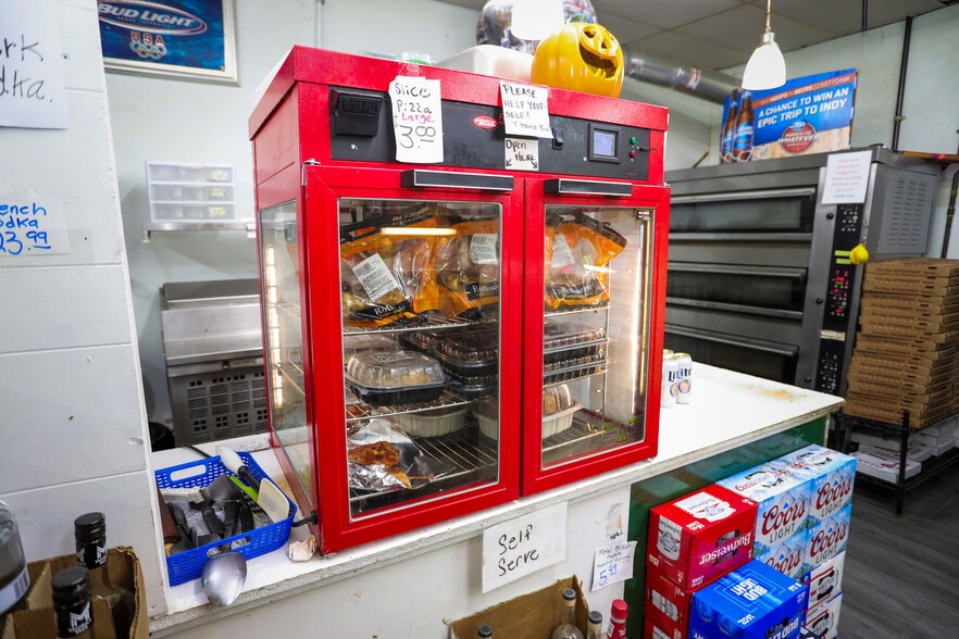 More Photos Of 9875 S Dixie Hwy, Erie Supermarket For Sale