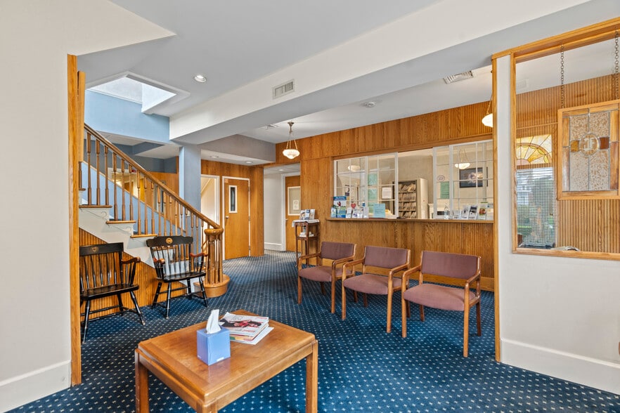 More Photos Of 1481 Chapel St, New Haven Office For Sale