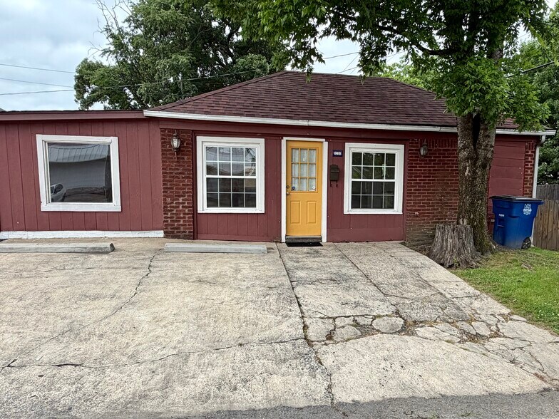 Primary Photo Of 100 W B Ave, North Little Rock Office For Lease
