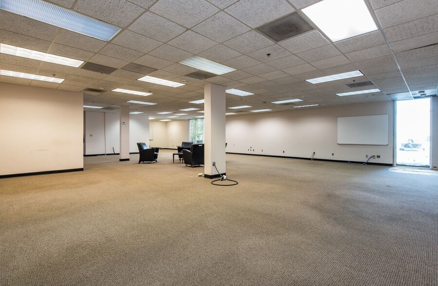 More Photos Of 2099 Monroe Dr NE, Atlanta Loft Creative Space For Lease