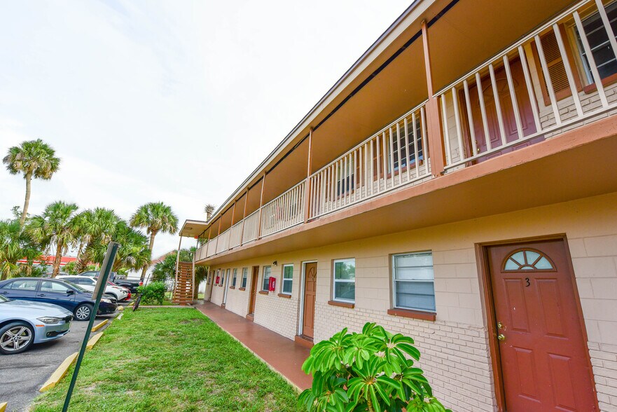 More Photos Of 621 Peachtree St, Cocoa Apartments For Sale