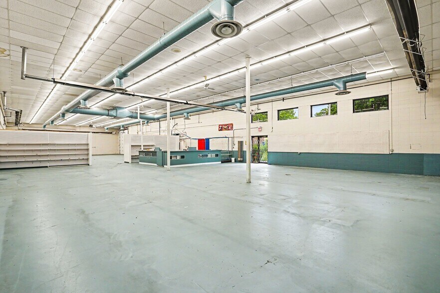 More Photos Of 1834 Bagwell St, Flint Warehouse For Sale