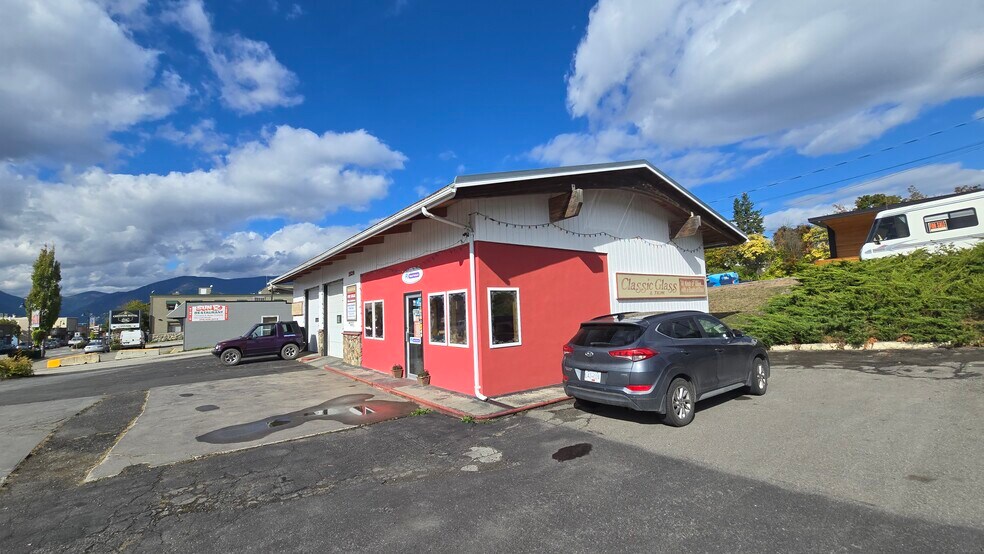 More Photos Of 1520 Canyon St, Creston Auto Repair For Sale