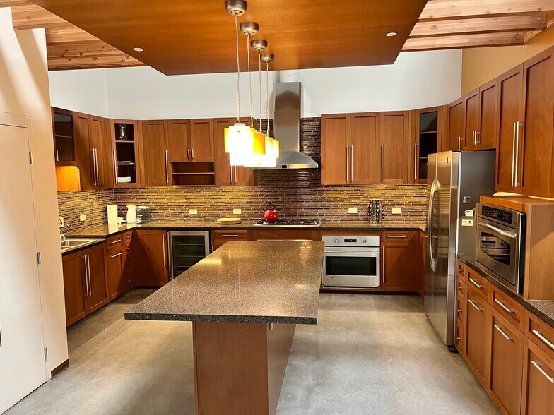 More Photos Of 9551-9591 Irvine Center Dr, Irvine Research And Development For Lease