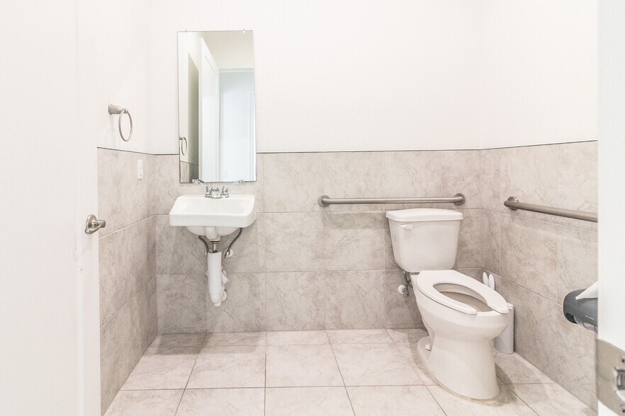 More Photos Of 3000 Polar Ln, Cedar Park Office For Lease