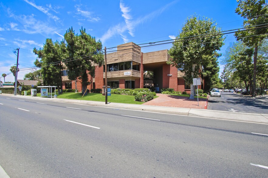 More Photos Of 17821 E 17th St, Tustin Loft Creative Space For Lease