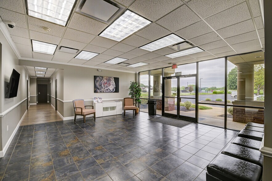 More Photos Of 9635 Southern Pine Blvd, Charlotte Coworking Space