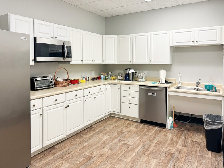 More Photos Of 7208 Falls of Neuse Rd, Raleigh Office For Lease