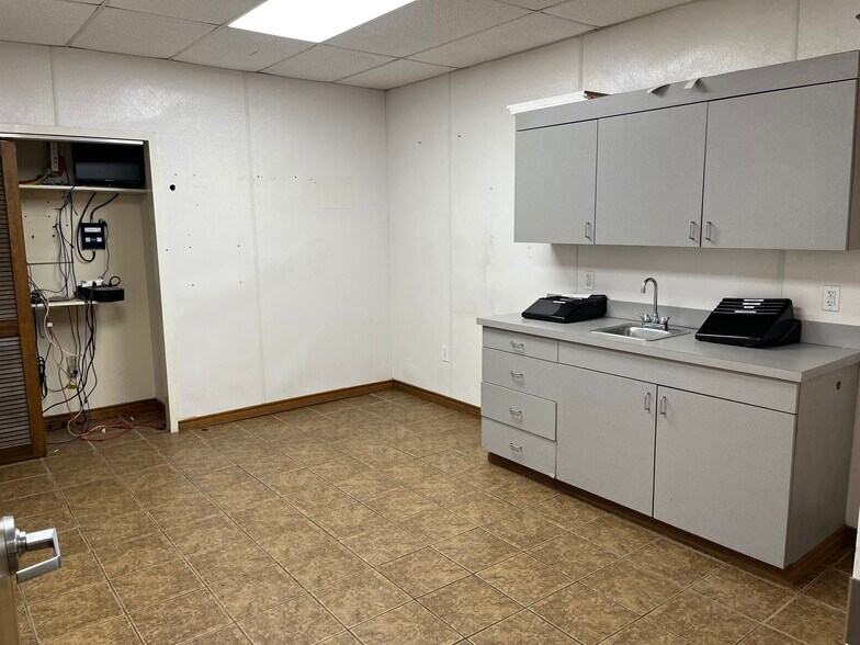 More Photos Of 3460 I 55 S, Jackson Warehouse For Lease