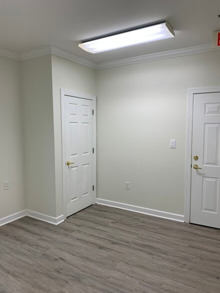 More Photos Of 8524 Six Forks Rd, Raleigh Office For Lease