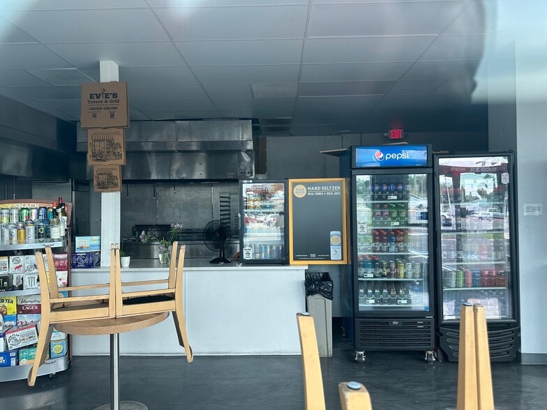 More Photos Of 3155 Clark Rd, Sarasota Restaurant For Sale